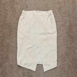 Elegant White Striped Pencil Skirt